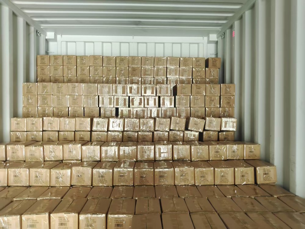 Bagaimanakah Hadiah Dongguan Yijiaxin Melindungi Rantaian Bekalan Global Dengan Penghantaran Pukal Produk Pasir Hisap Akriliknya?